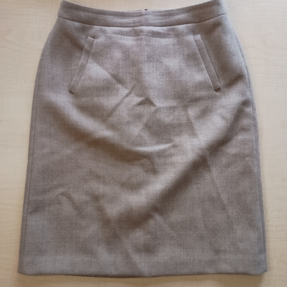 J Crew 100% Wool Brown Camel Color Pencil Skirt with Pockets Size 6